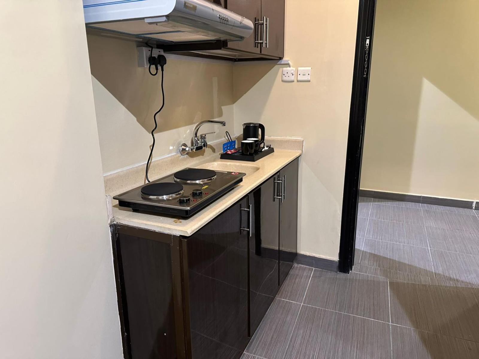 قصر الحمراء للأجنحة الفندقية Riyad Extérieur photo