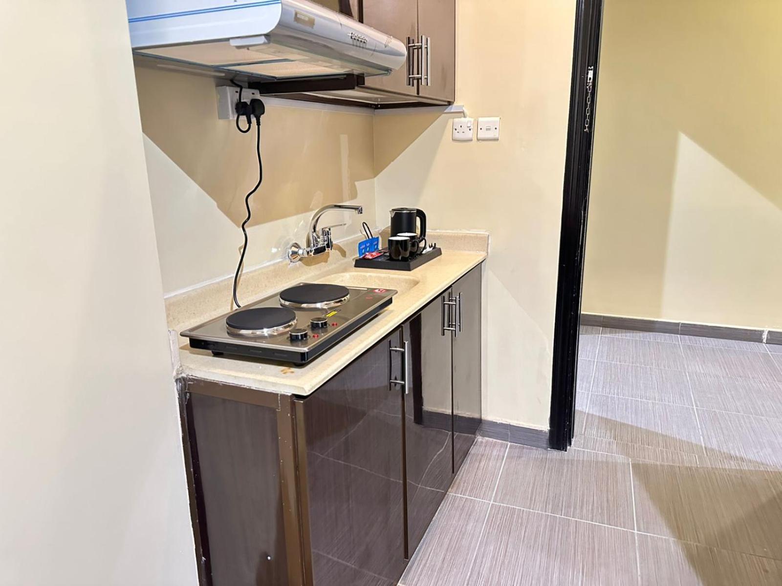 قصر الحمراء للأجنحة الفندقية Riyad Extérieur photo