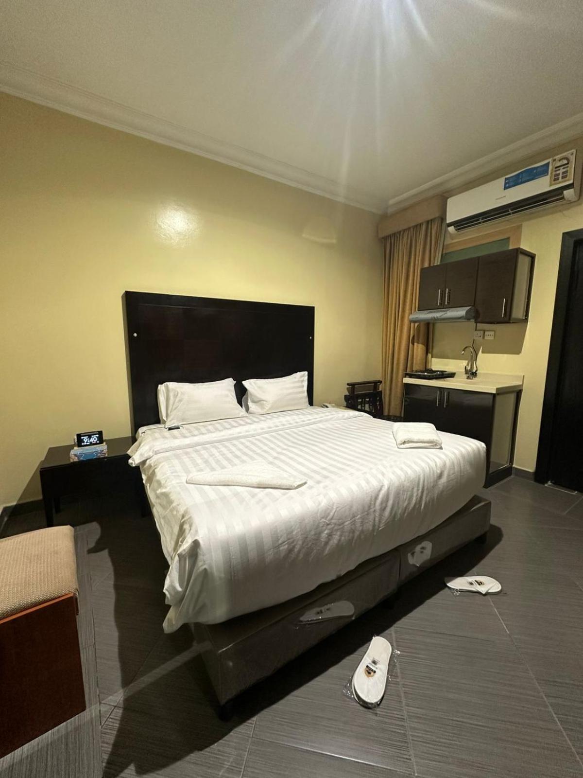 قصر الحمراء للأجنحة الفندقية Riyad Extérieur photo