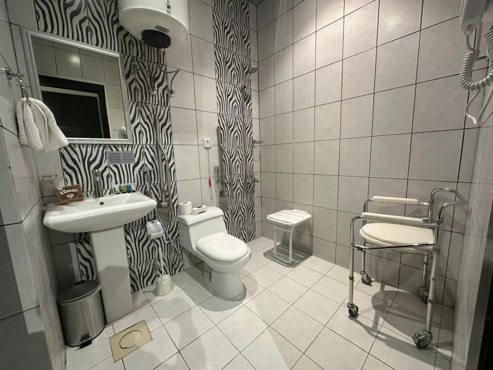 قصر الحمراء للأجنحة الفندقية Riyad Extérieur photo