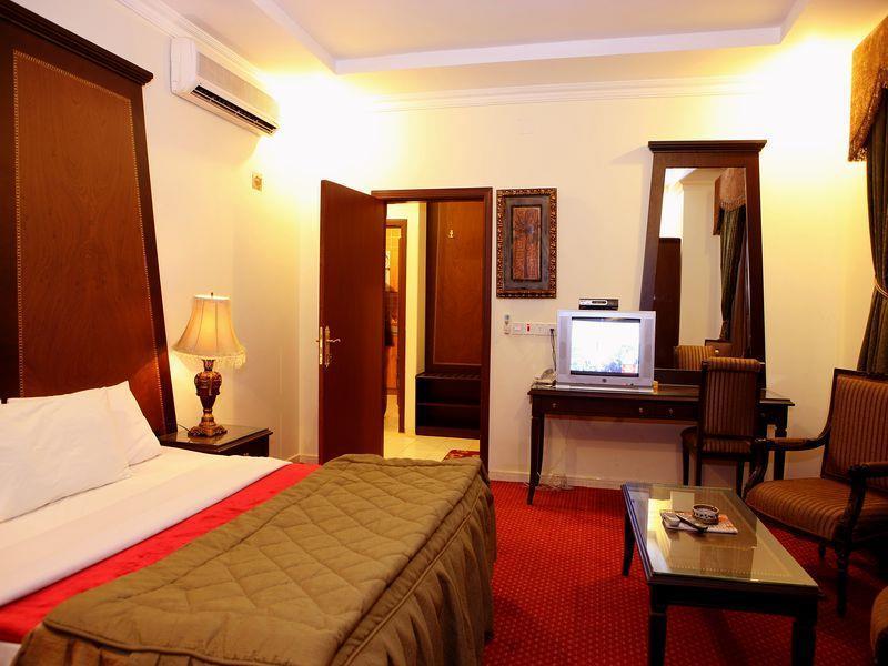قصر الحمراء للأجنحة الفندقية Riyad Extérieur photo